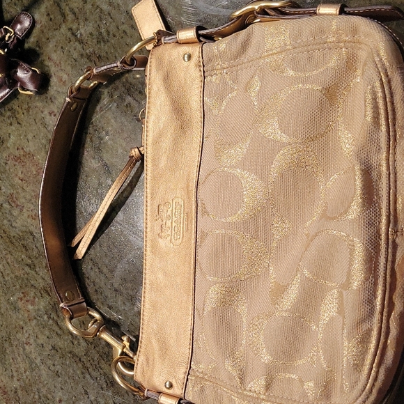 COACH handbag - Picture 3 of 11